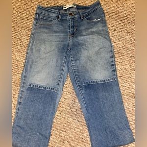 Levi’s Mid Rise Skinny Jeans!